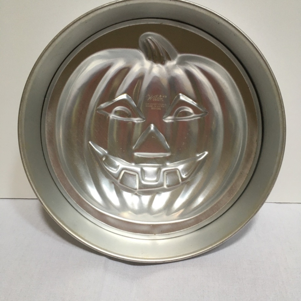 WILTON MULTI-PAN JACK-O'LANTERN NOVELTY SHAPE ALUMINUM CAKE PAN Pumpkin